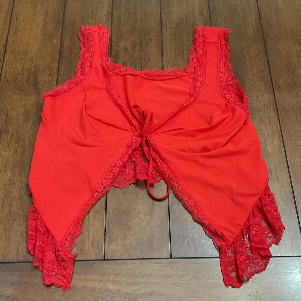 SHEIN Curve Bold Red Top